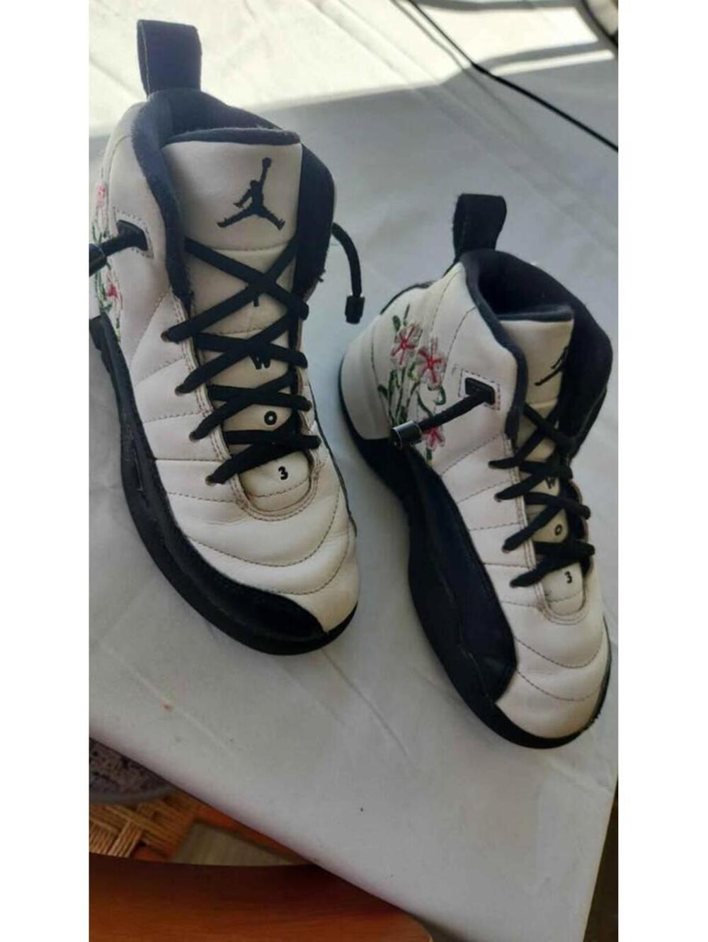 Little Girls Hi Top Air Jordan 12 Retro "Floral" Girls size 13.5 JUMPMAN